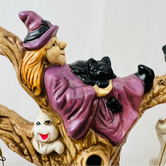 Lights up! Halloween Tree with Witches and Ghouls - Picture 7 of 14